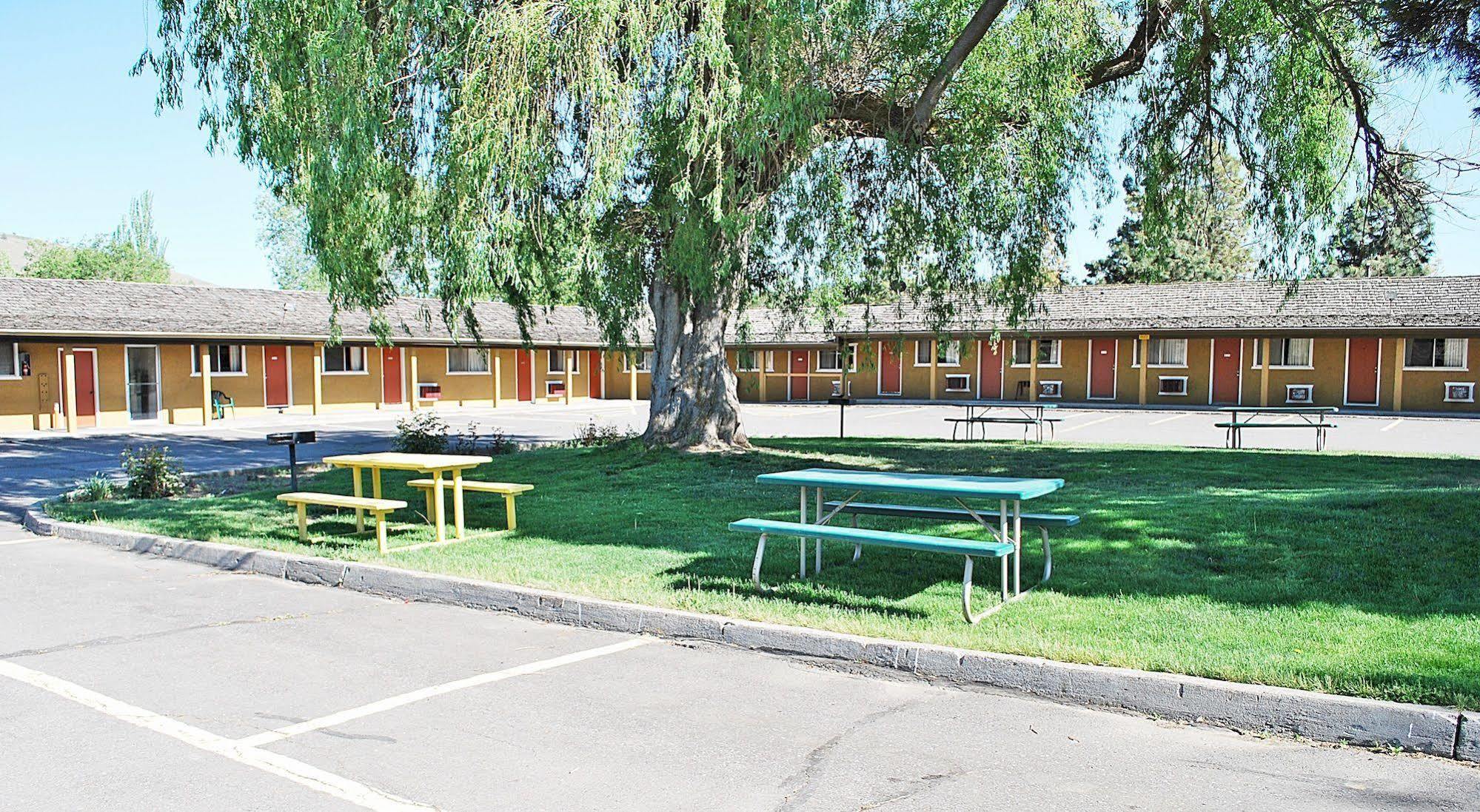 Oregon Motel 8 And Rv Park Klamath Falls Exteriör bild
